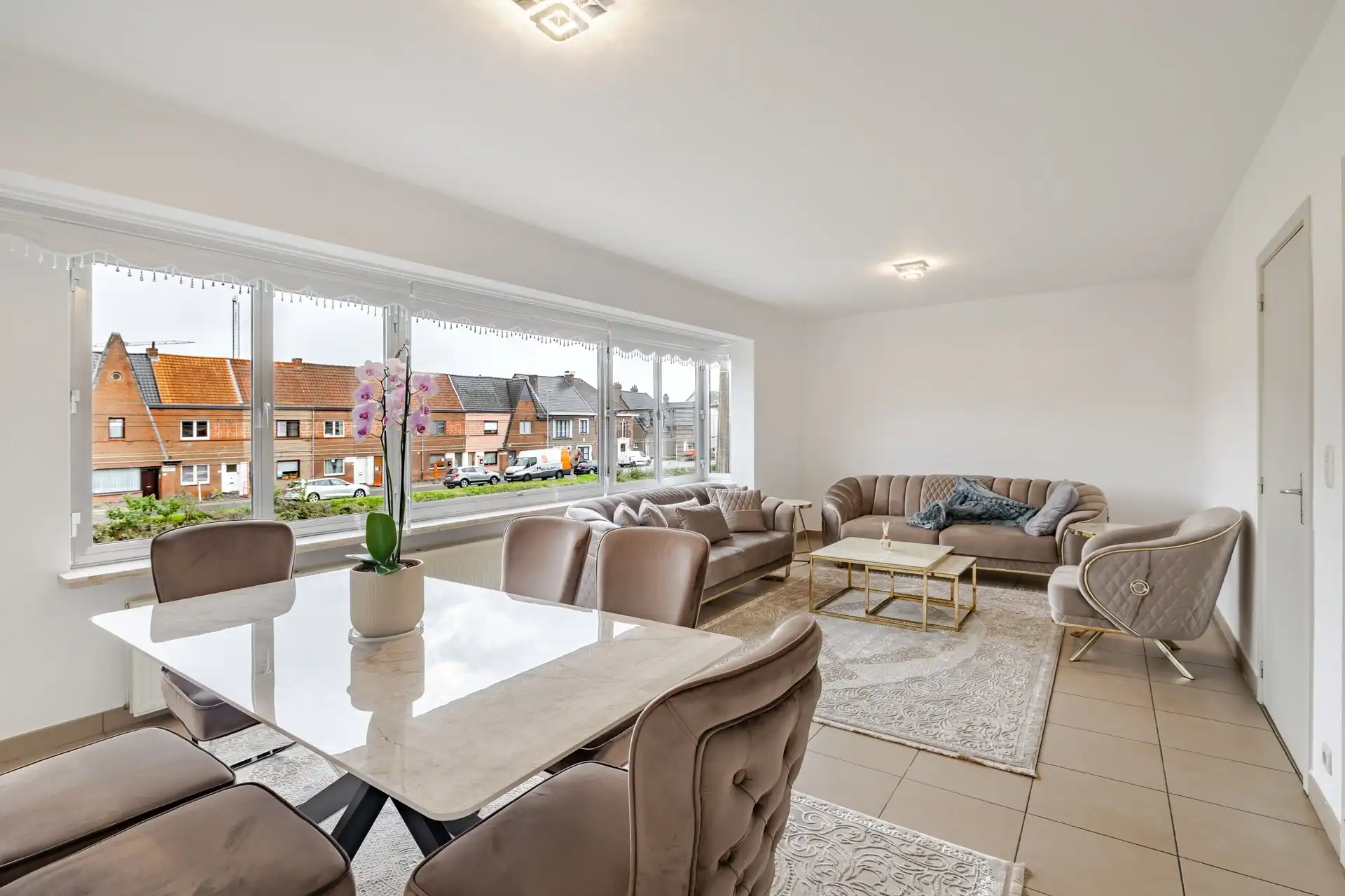 Opbrengsteigendom met 5 appartementen en 5 garages op toplocatie te Wetteren! foto 6
