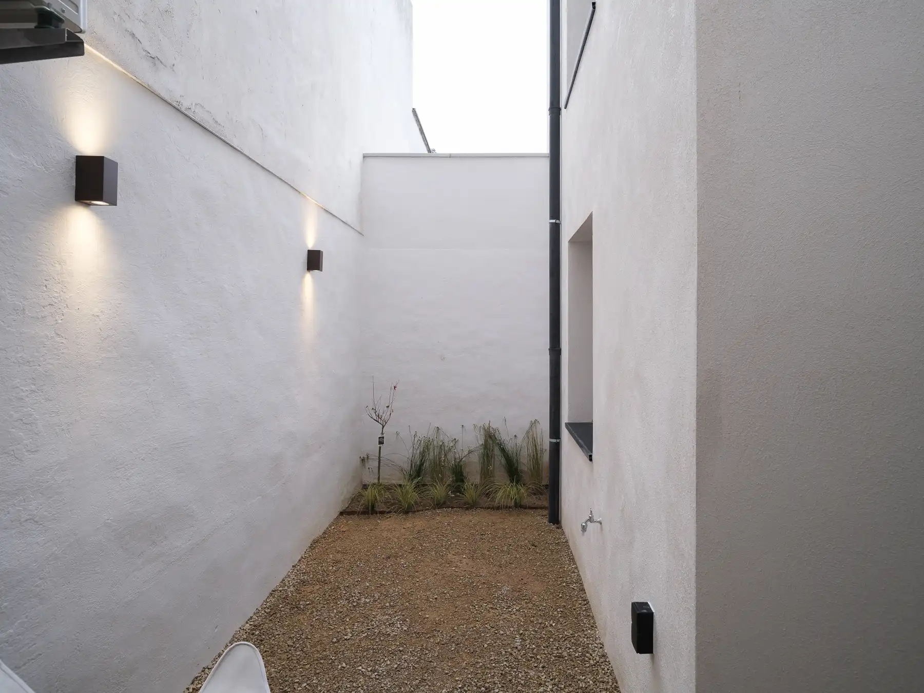 Gerenoveerd energiezuinig tweeslaapkamer appartement met buitenruimte foto 4