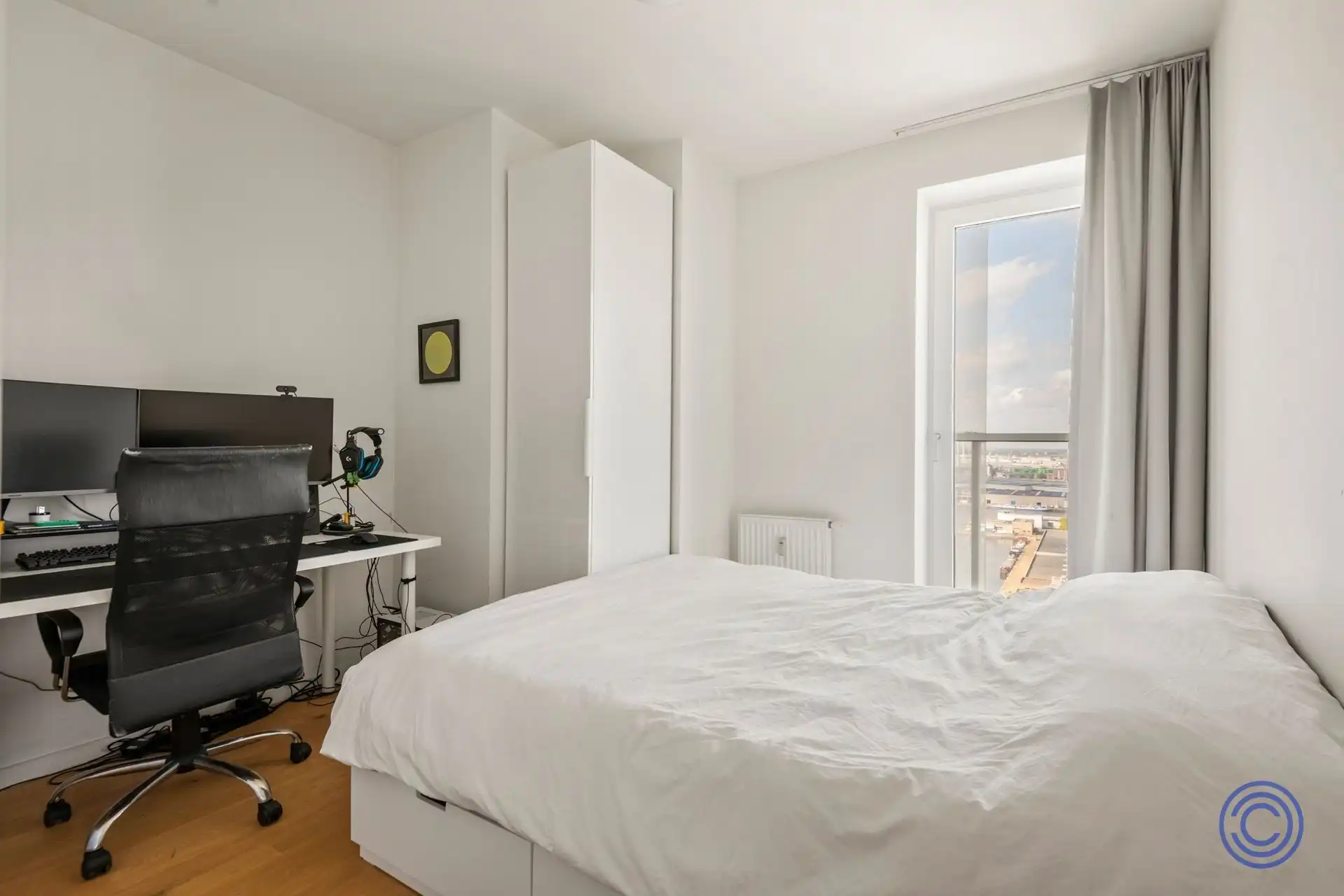 Rolstoelvriendelijk appartement op de 18de verdieping met panoramisch zicht over de dokken! foto 9