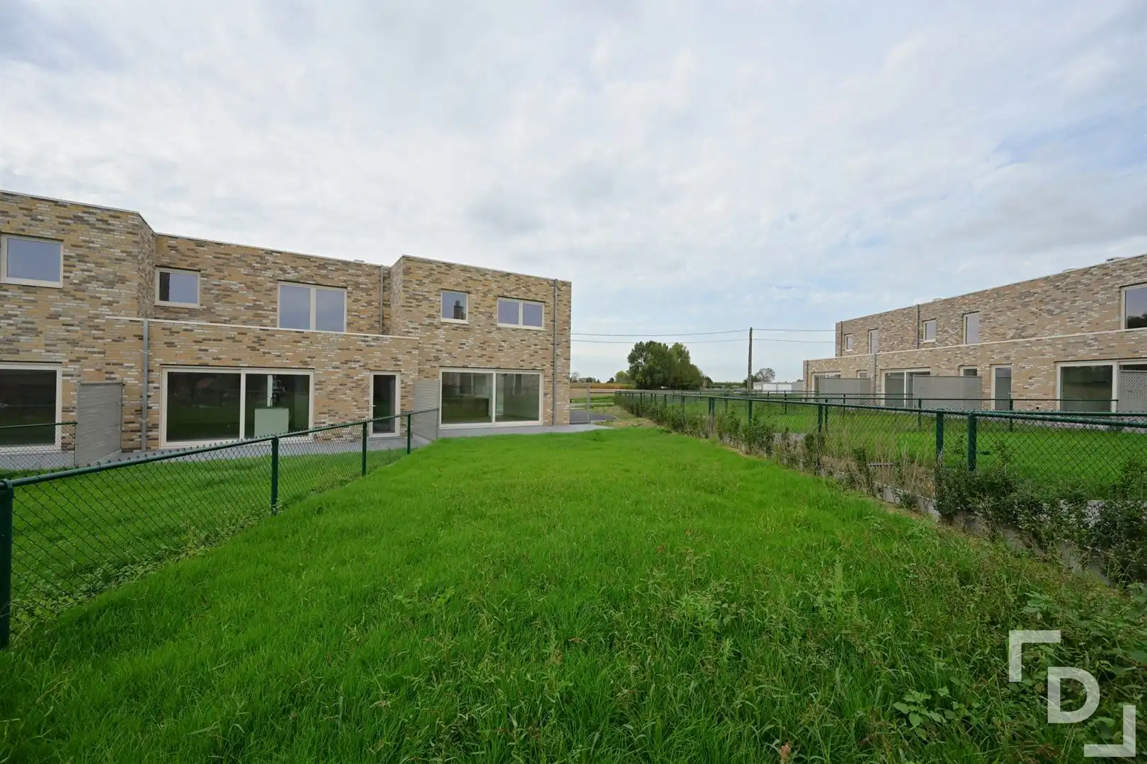 Afgewerkte nieuwbouwwoning te huur in hartje Proven. foto 17