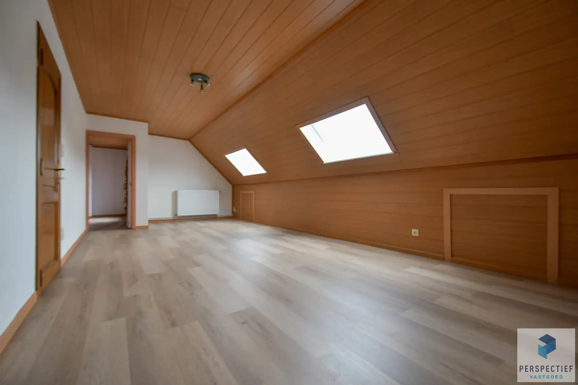 Ruime charmante villa met 4 GROTE slaapkamers, garage,&nbsp;&nbsp;tuin en bijhuis in rustige en landelijk omgeving. foto 16
