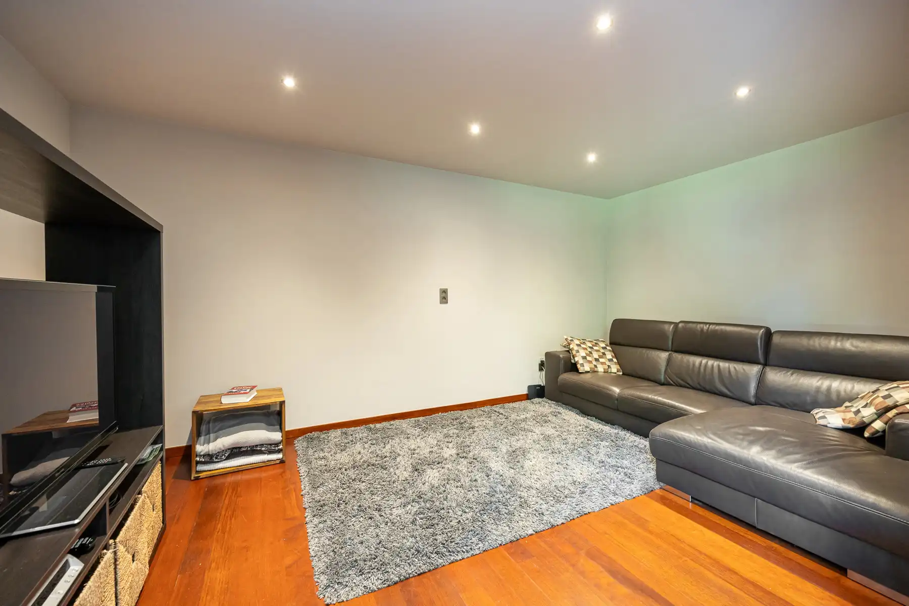 Ruime villa op 2.715 m² in een rustige en groene omgeving foto 15