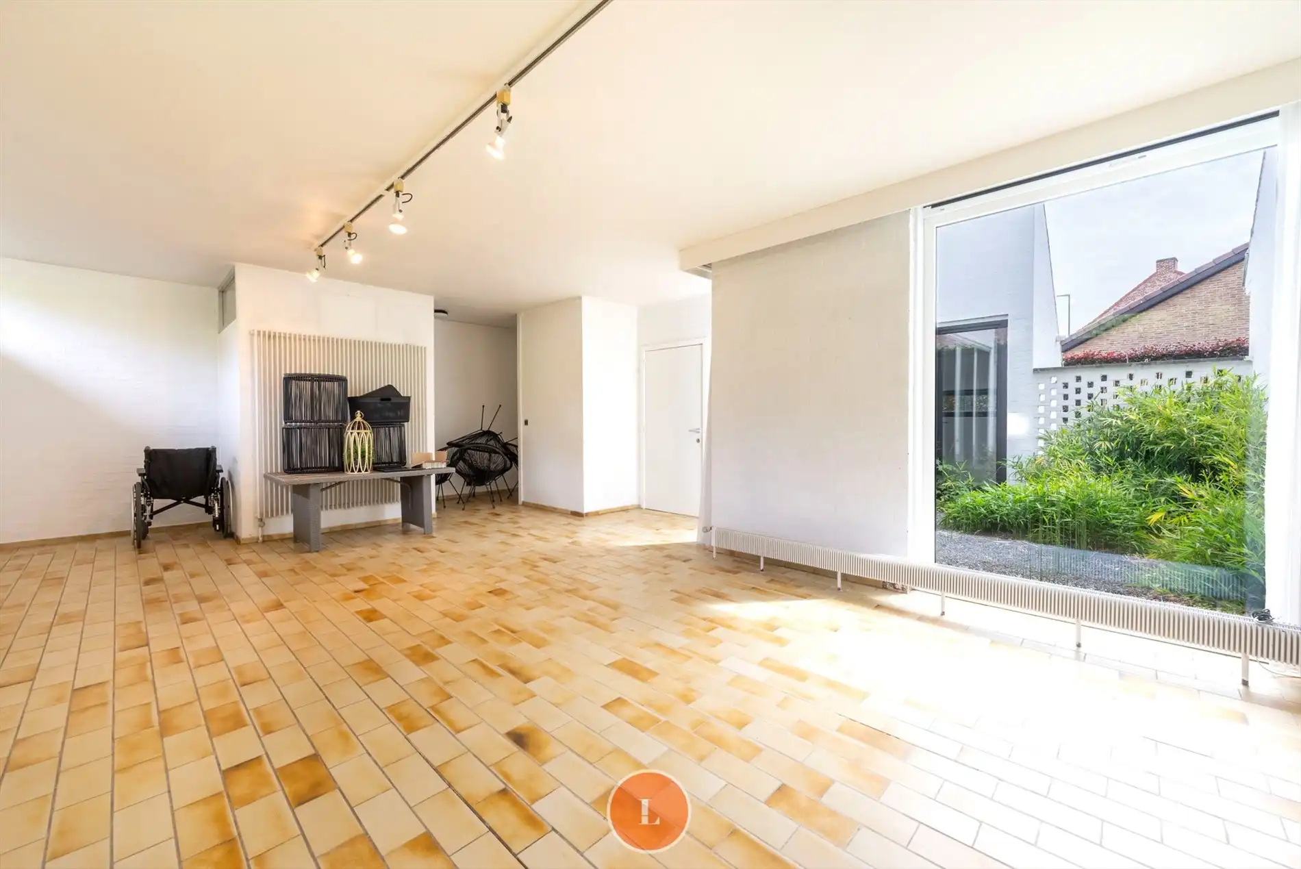 Villa met praktijkruimte en vijver op 1349m² foto 23