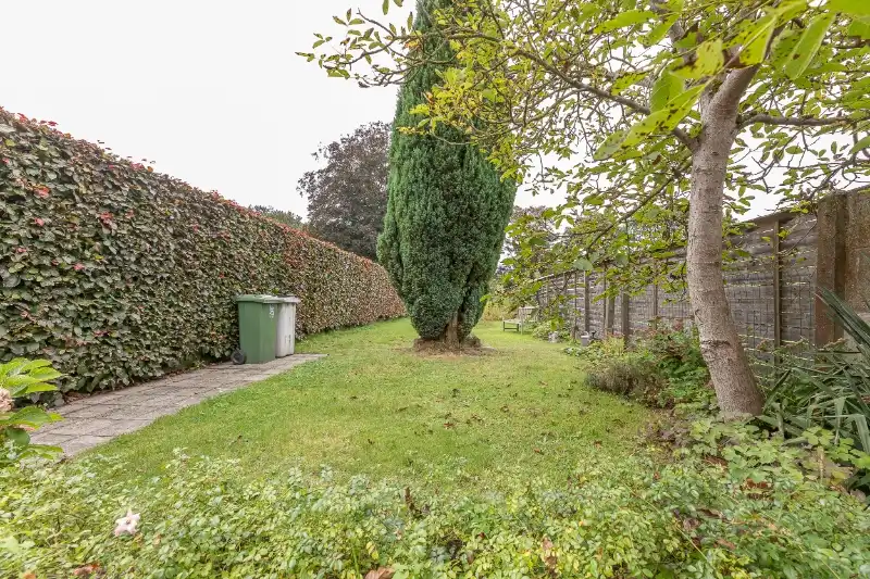 Rustig gelegen gezinswoning met groen uitzicht foto 13