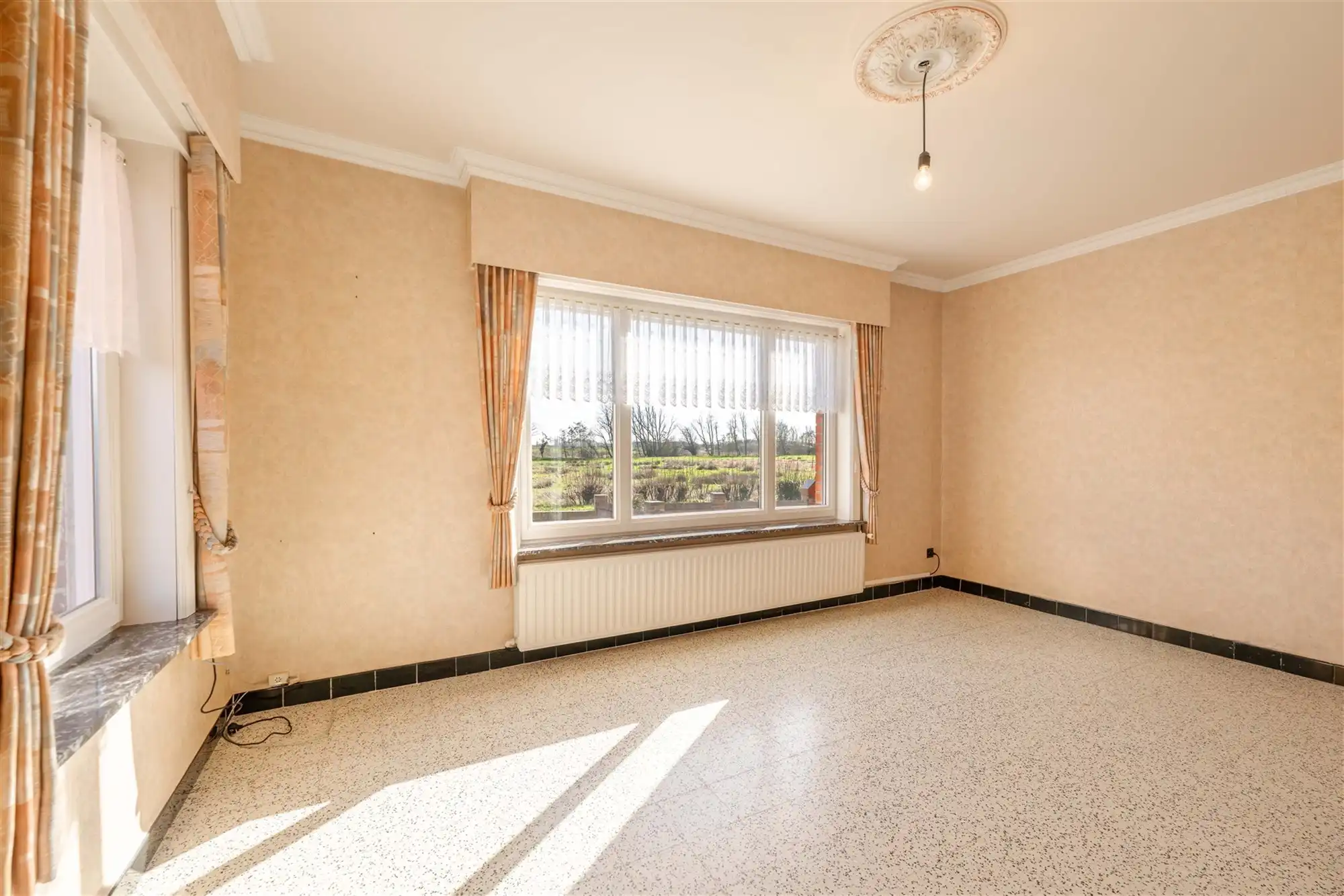 Halfopen woning op topligging te Dentergem foto 4