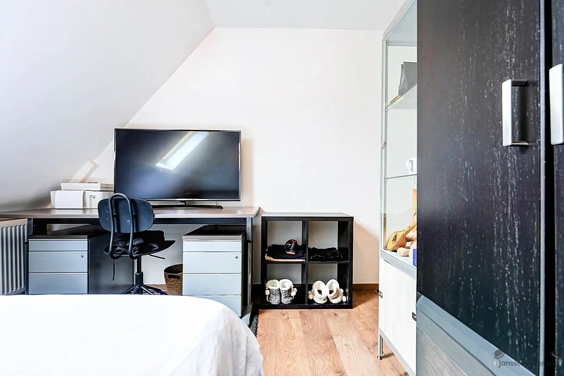Opbrengsteigendom met ruim duplexappartement (144m²) en handelsgelijkvloers foto 29