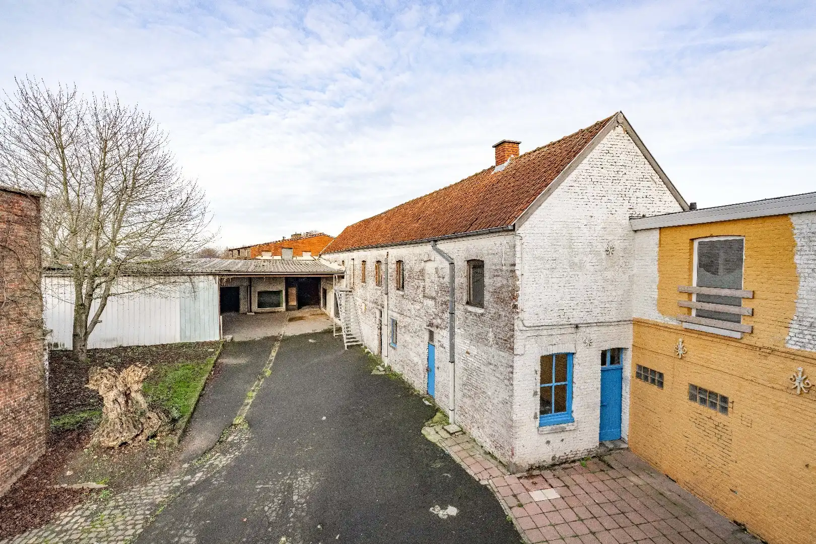 STATIGE HERENWONING MET LOODS 350 m² foto 14