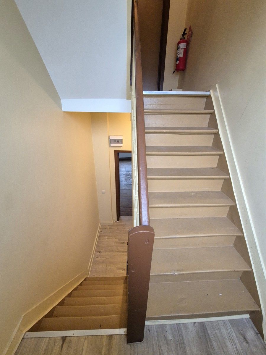 Interessante opbrengsteigendom met 4 units vlakbij station foto 13