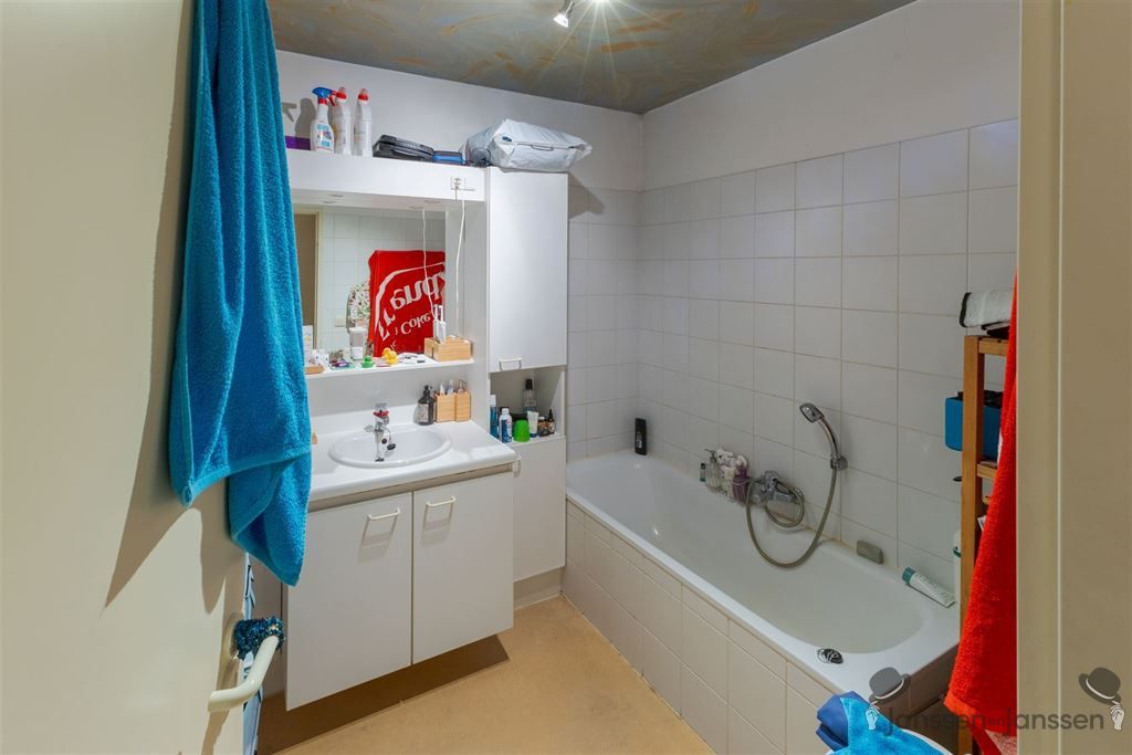 2 slpk appartement met overdekte staanplaats foto 8