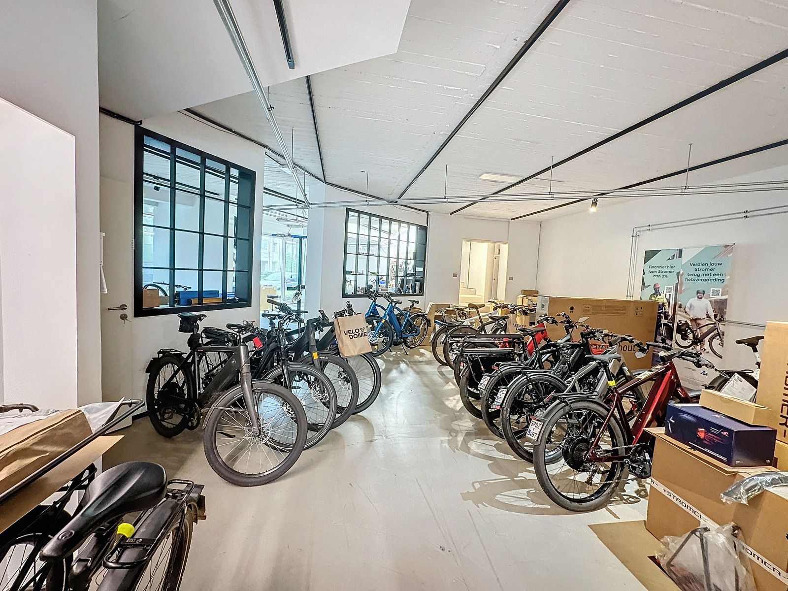 Zeer centraal gelegen ruime handelspand in hartje Brasschaat foto 8