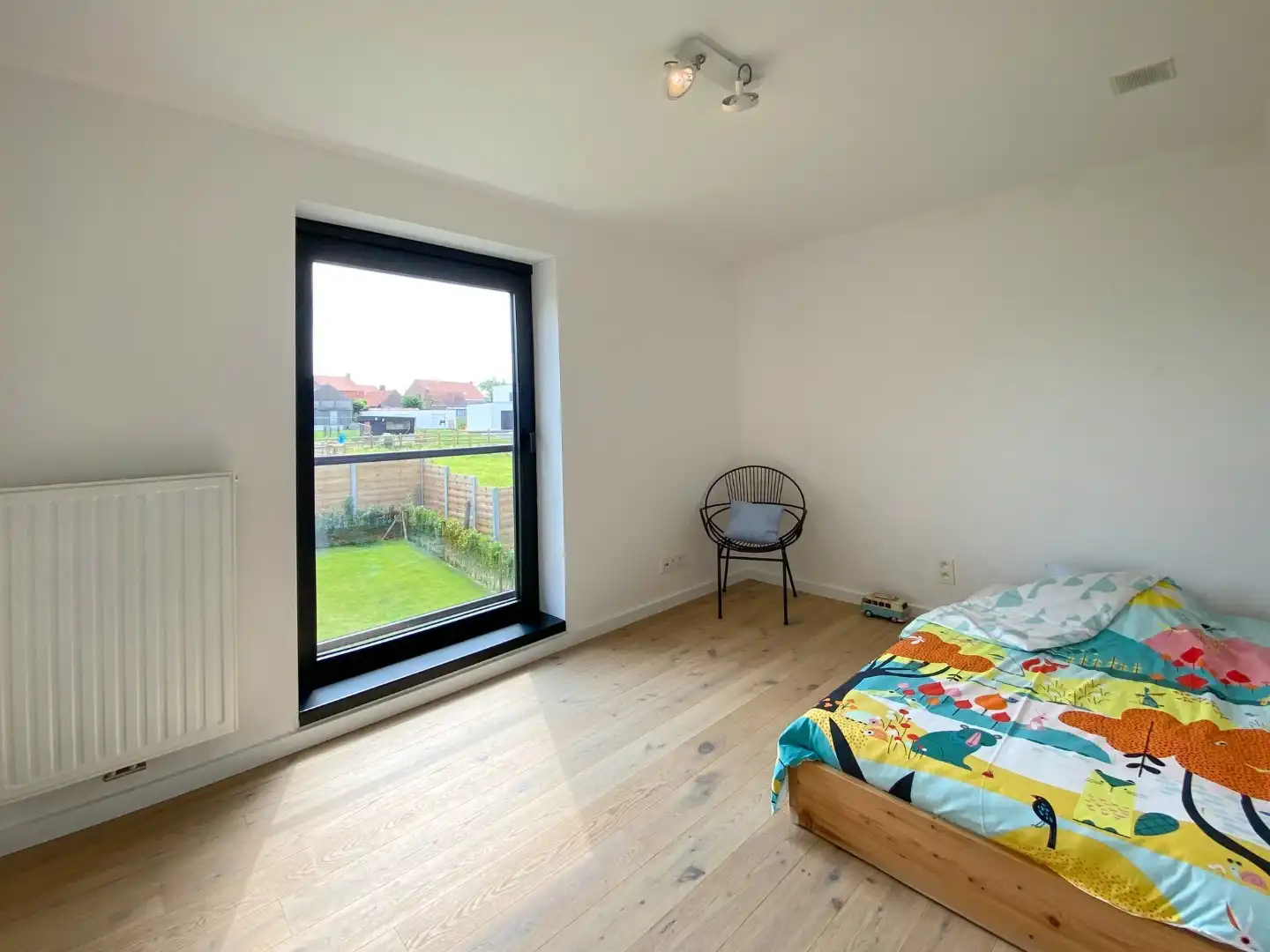 Recente woning met 3 slaapkamers, ruime oprit en tuin foto 14