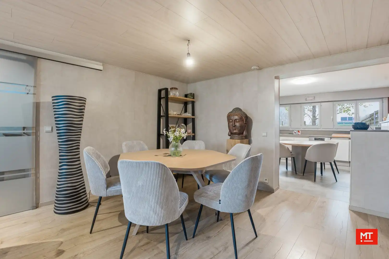 Charmante halfopen woning op een landelijke locatie in Gullegem foto 5