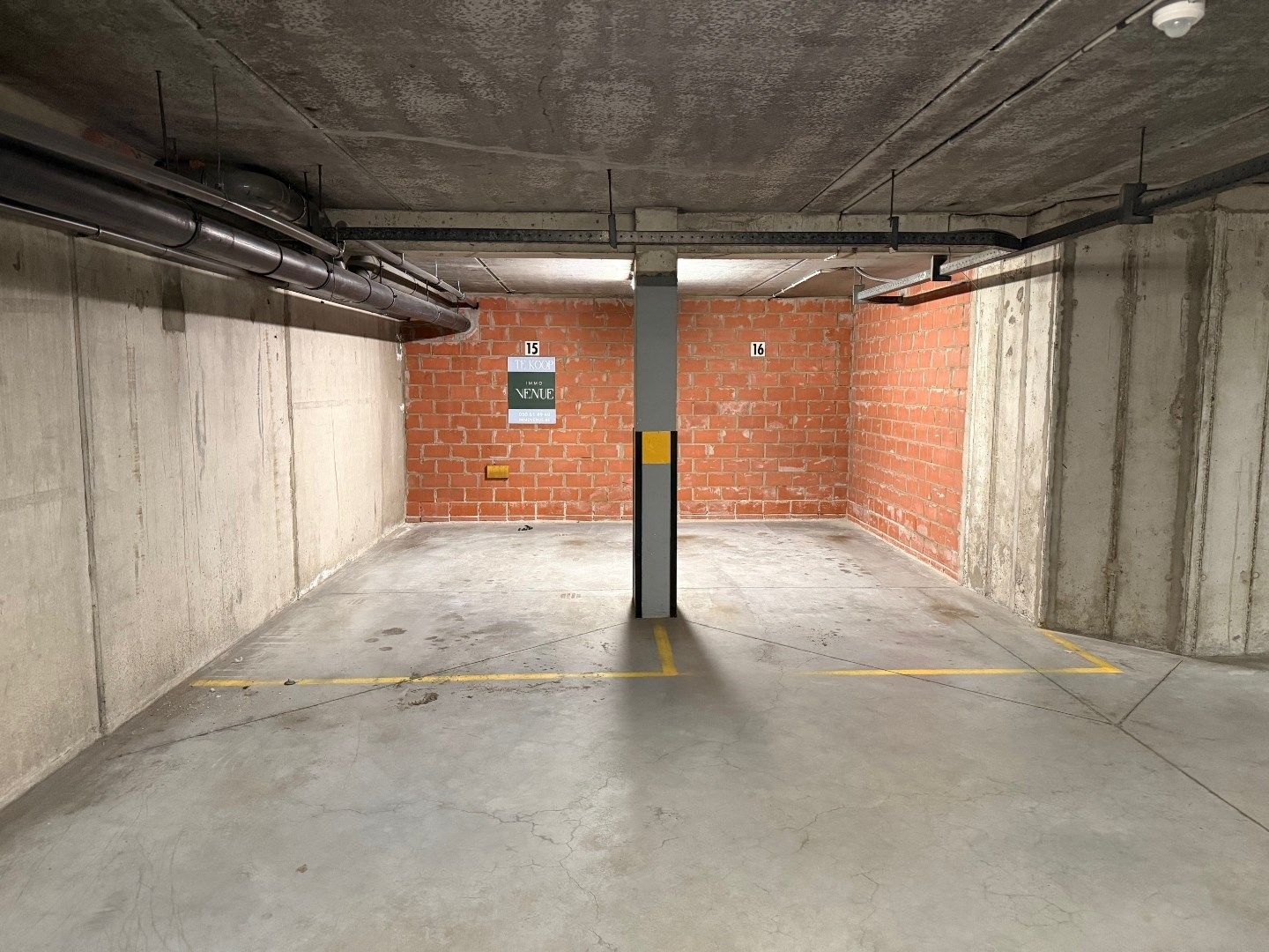 AUTOSTAANPLAATS - BLANCGARINSTRAAT - KNOKKE foto 4