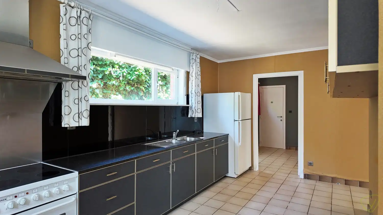 Te renoveren woning met weide op royaal perceel in Eeklo foto 7