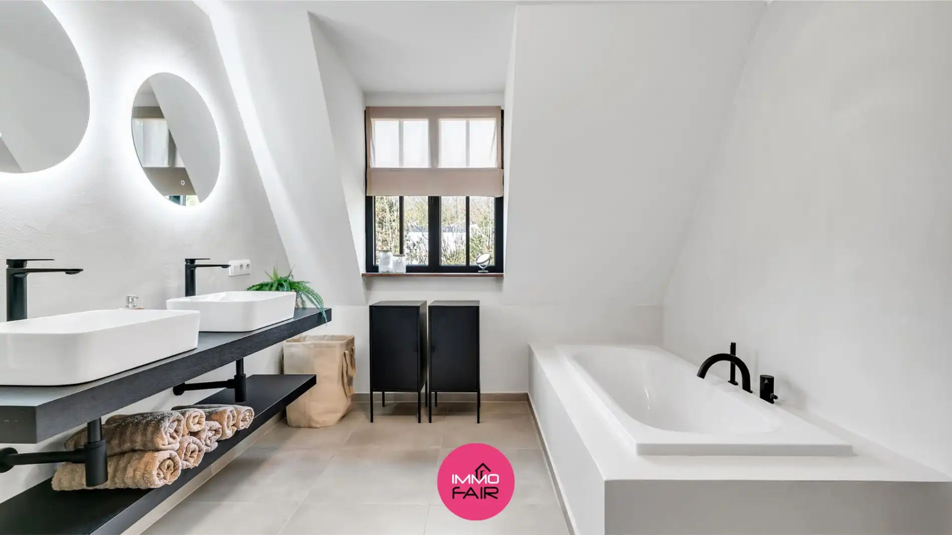 Exclusieve, karaktervolle villa met authentieke elementen in rustige, bosrijke omgeving foto 28