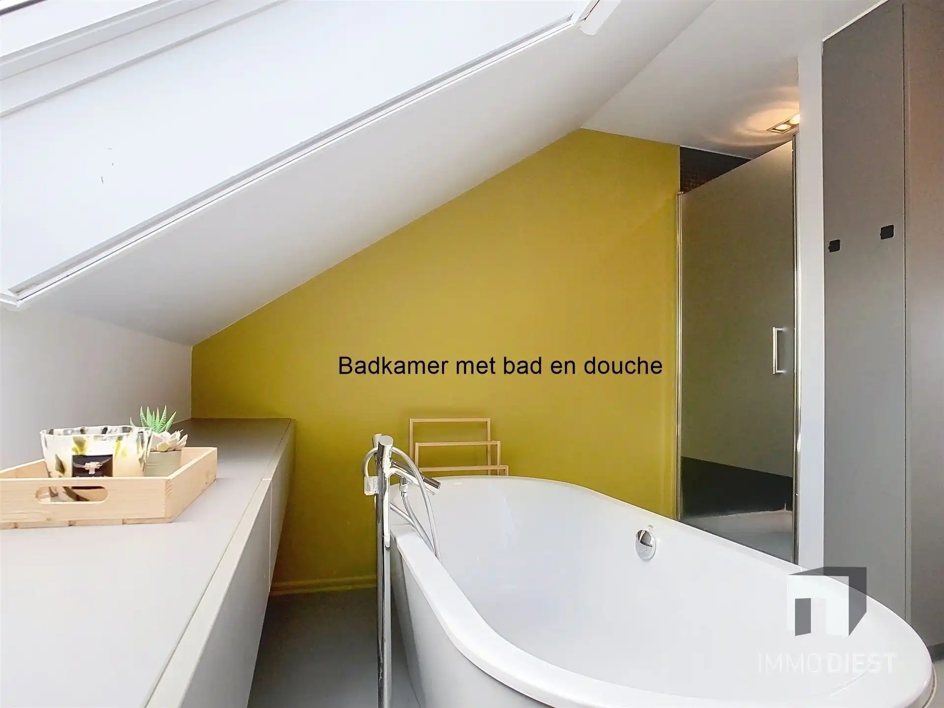 Handelspand met luxe woonst op goede locatie foto 19