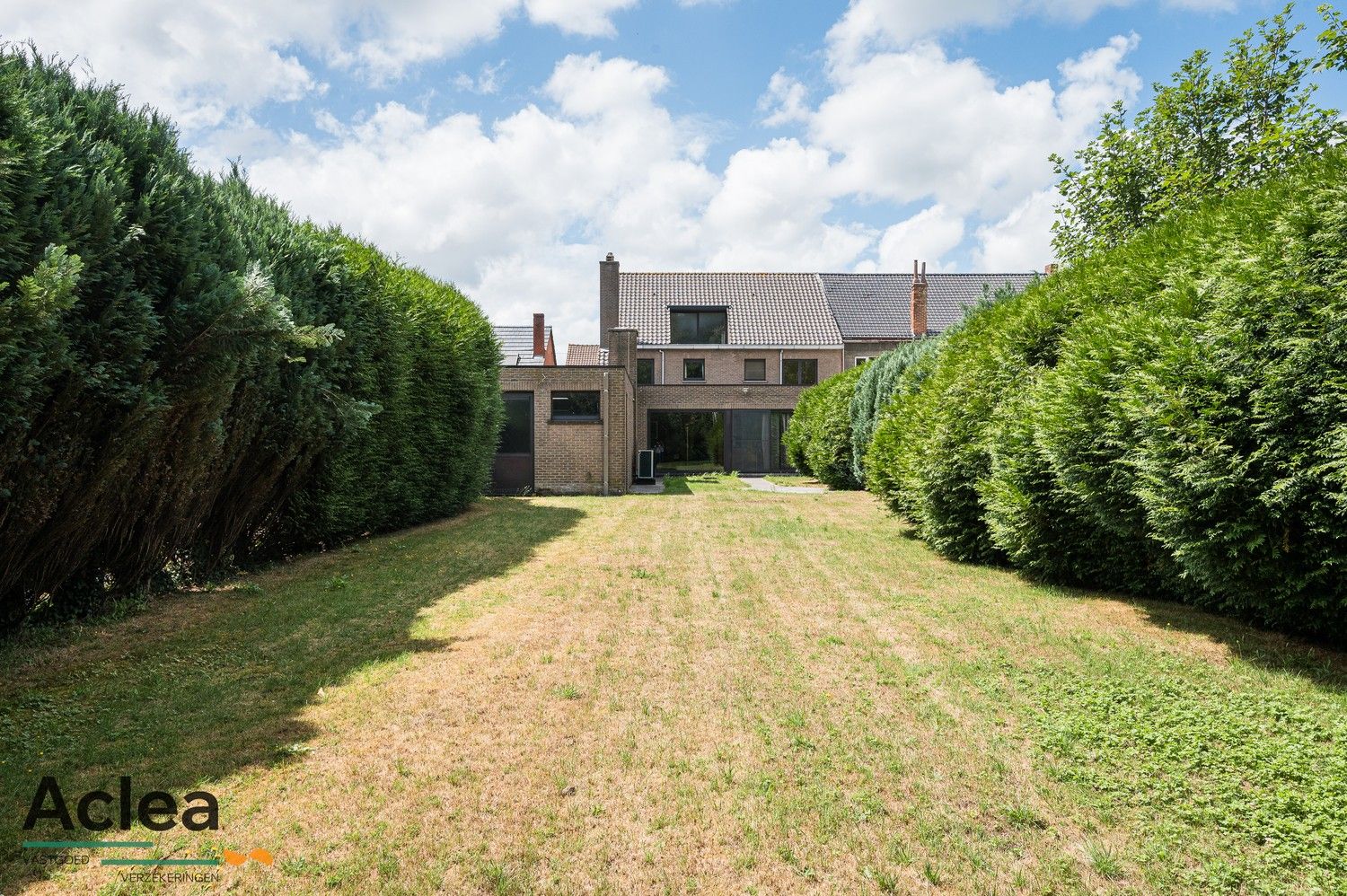 Uitzonderlijk ruime woning, ideaal als kangoeroewoning! foto {{pictureIndex}}