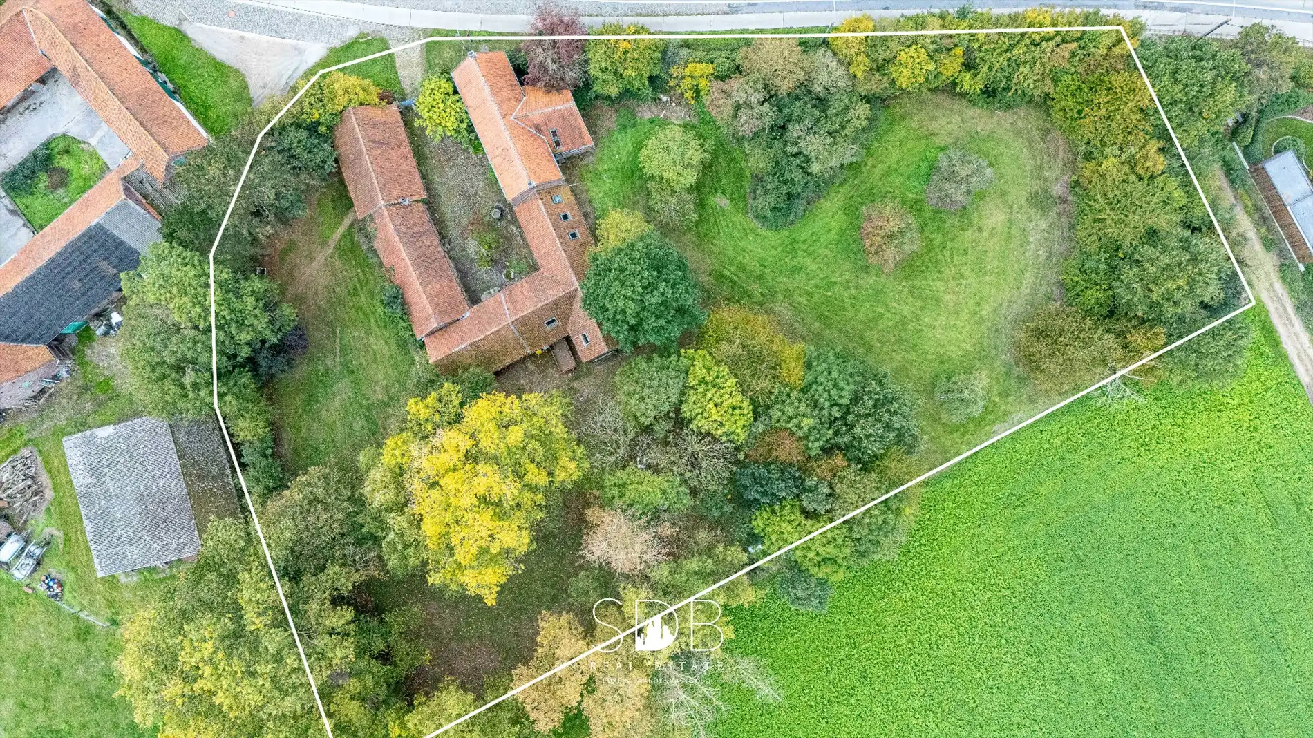 Authentieke hoeve met achterliggend groen op 5.192m² foto 36