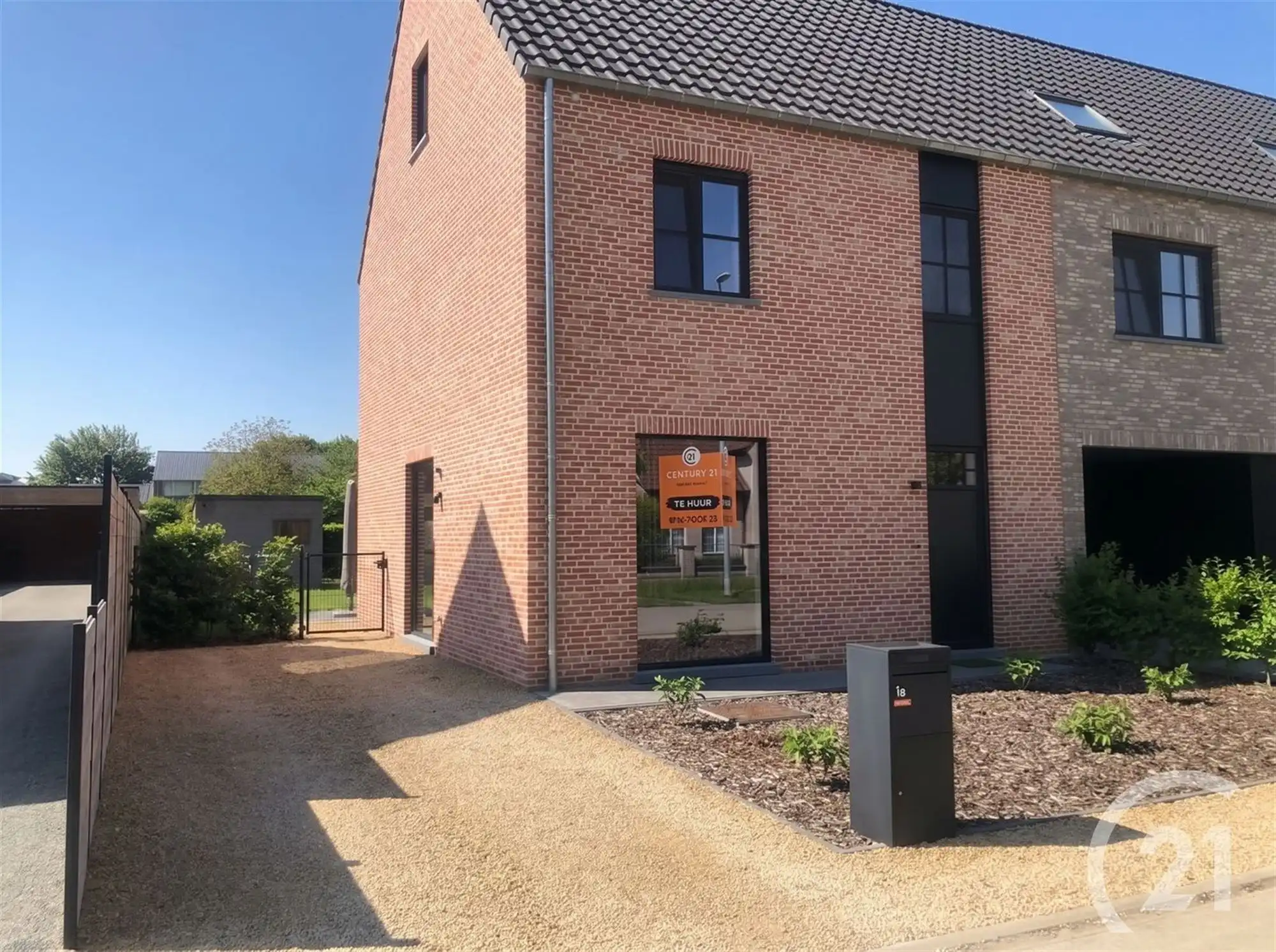 Ruime woning met zonnige tuin in Schriek! foto 2