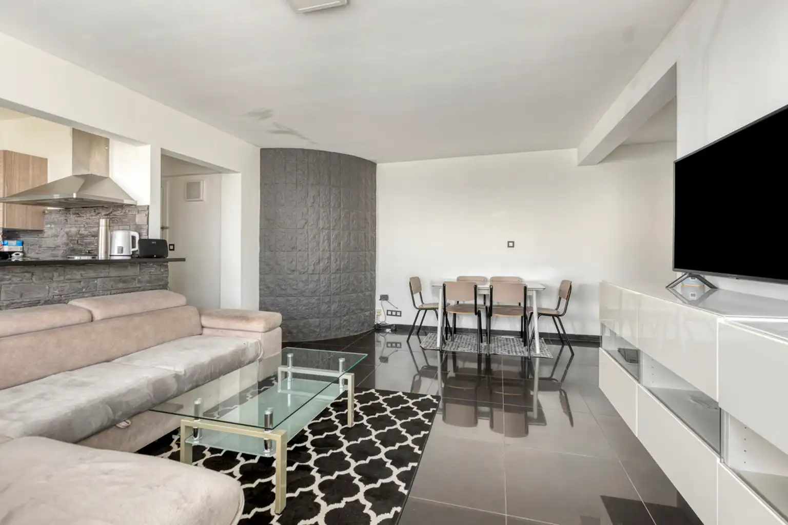 Instapklaar 2-slaapkamerappartement te Brussel foto 3