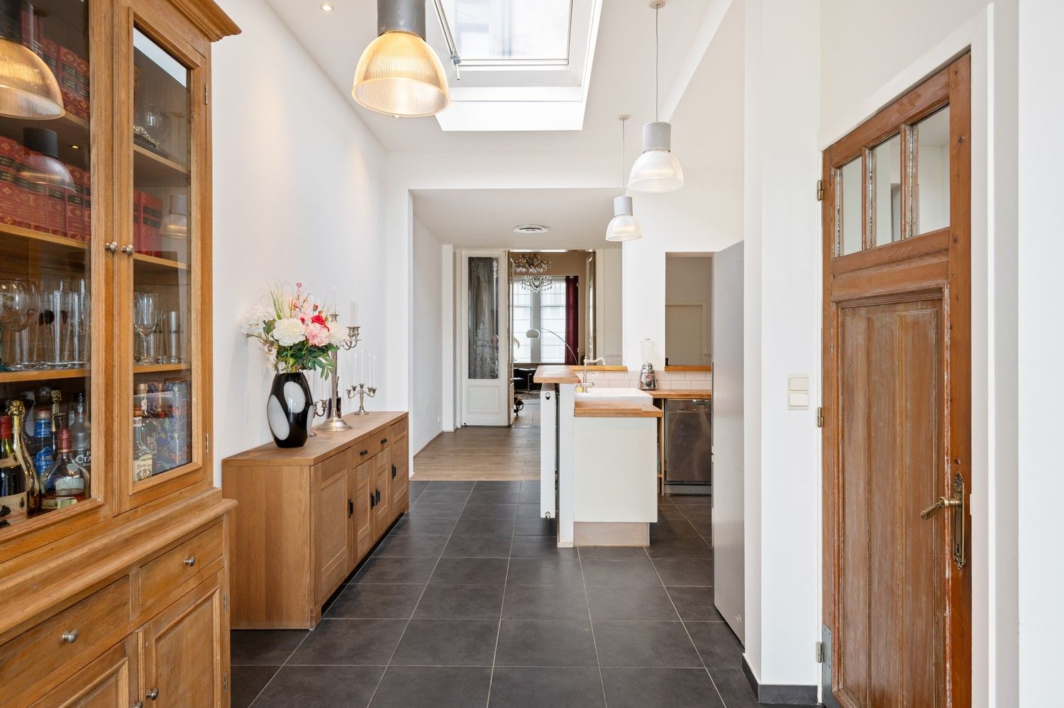 Prachtig herenhuis met 4 slaapkamers en tuin in Wijnegem! foto 16