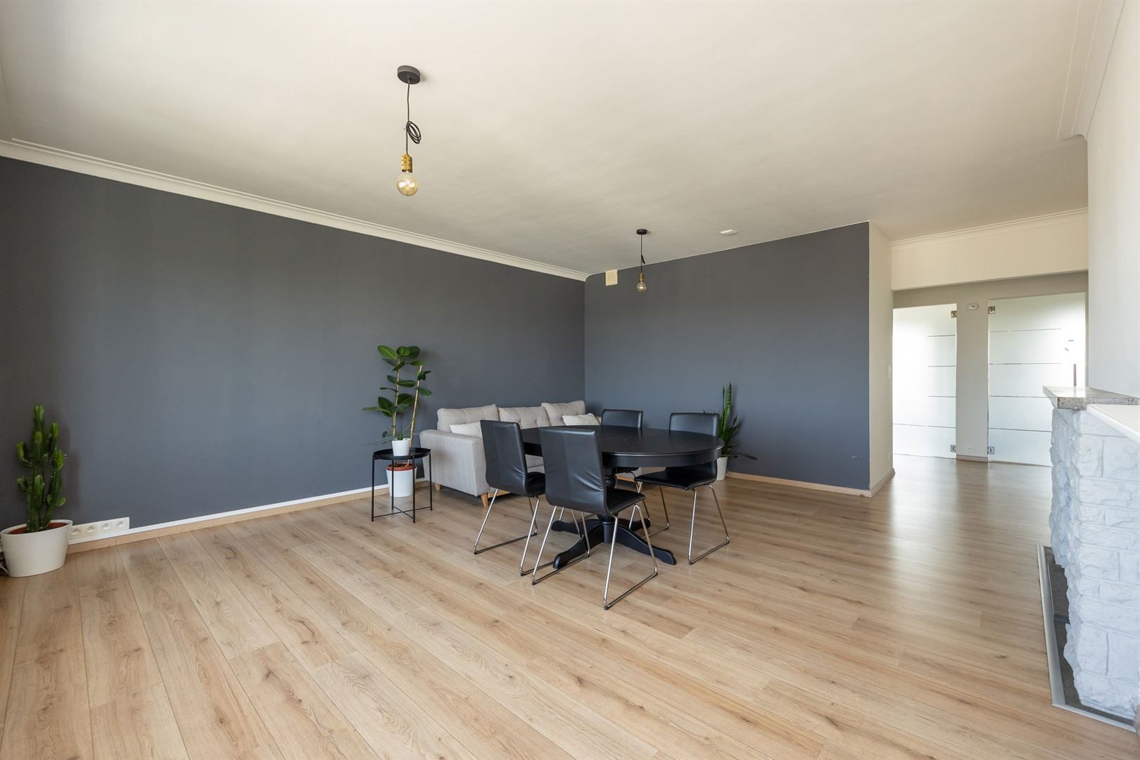 Ruim 2 slaapkamer appartement te Merksem foto 5