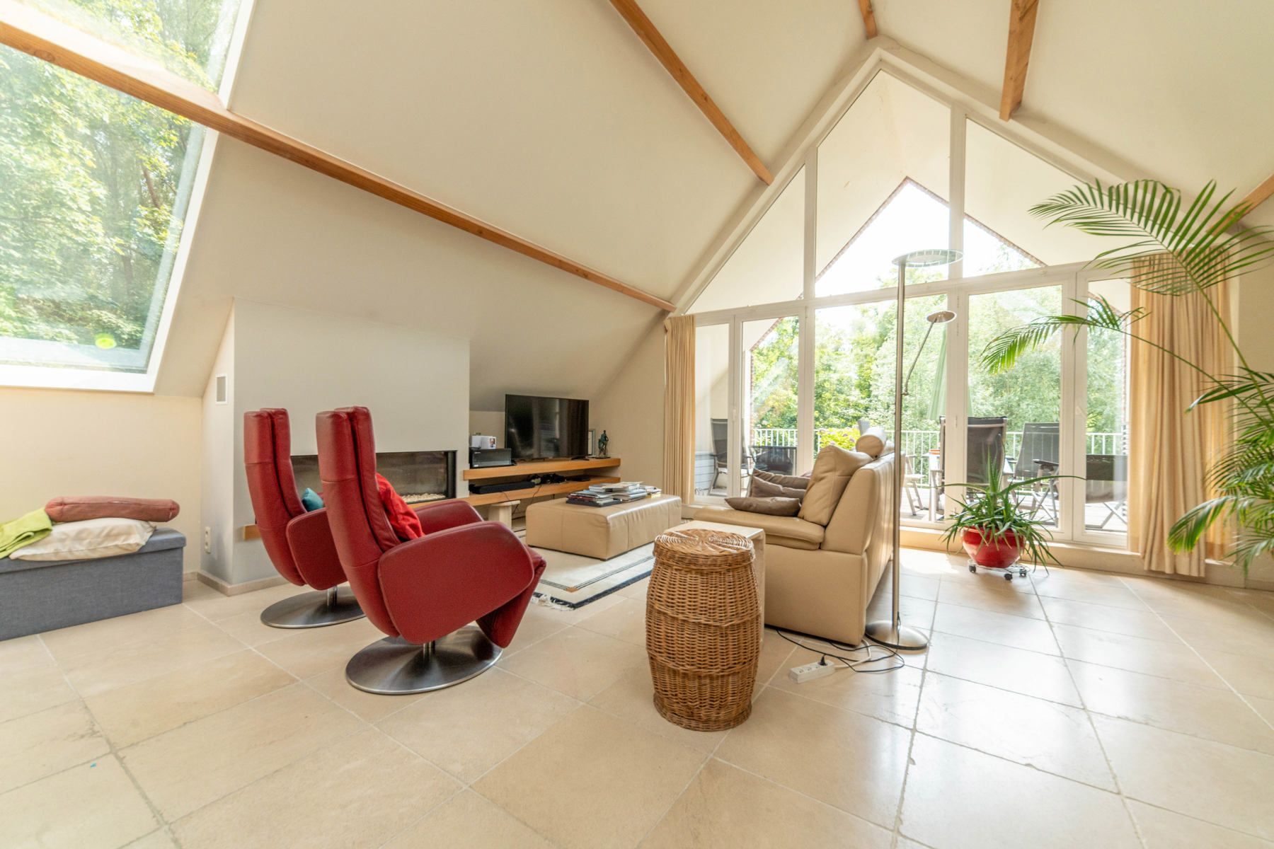 Prachtige penthouse midden in het groen. foto 7