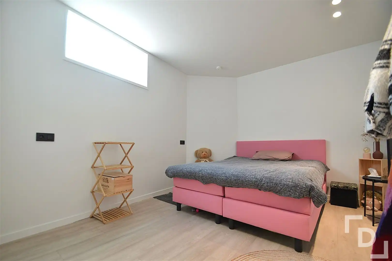 Compact appartement in centrum Ieper foto 10