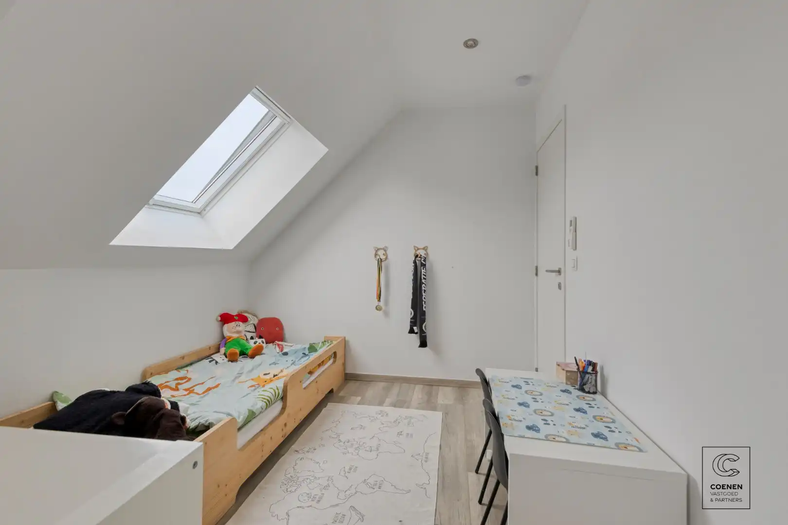 Gerenoveerde woning met 4 à 5 slpk's op een gunstige ligging te Oelegem! foto 21