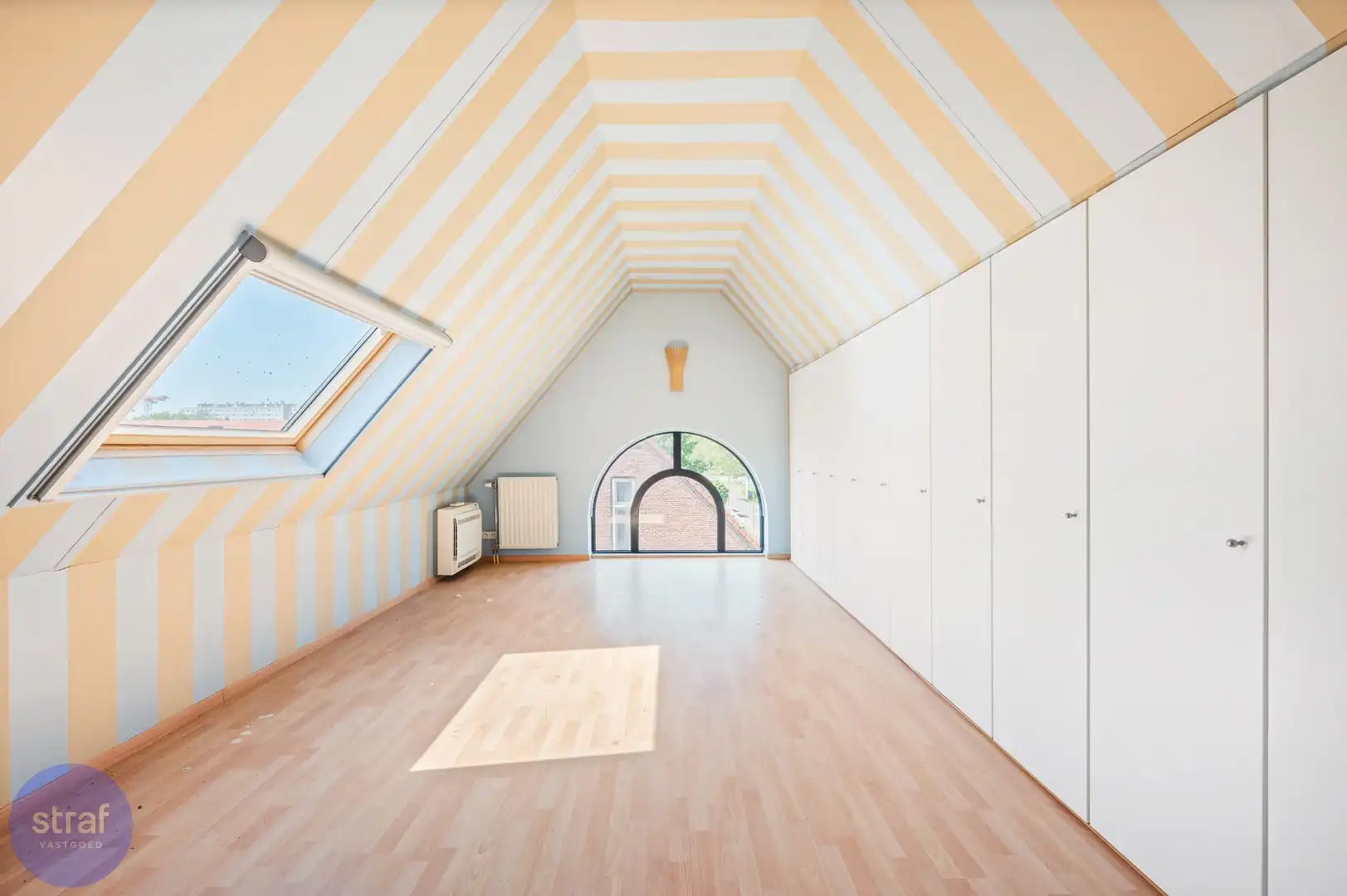 Ruim (en ook groot) huis op Linkeroever&nbsp;met praktijkruimte/ studio foto 19