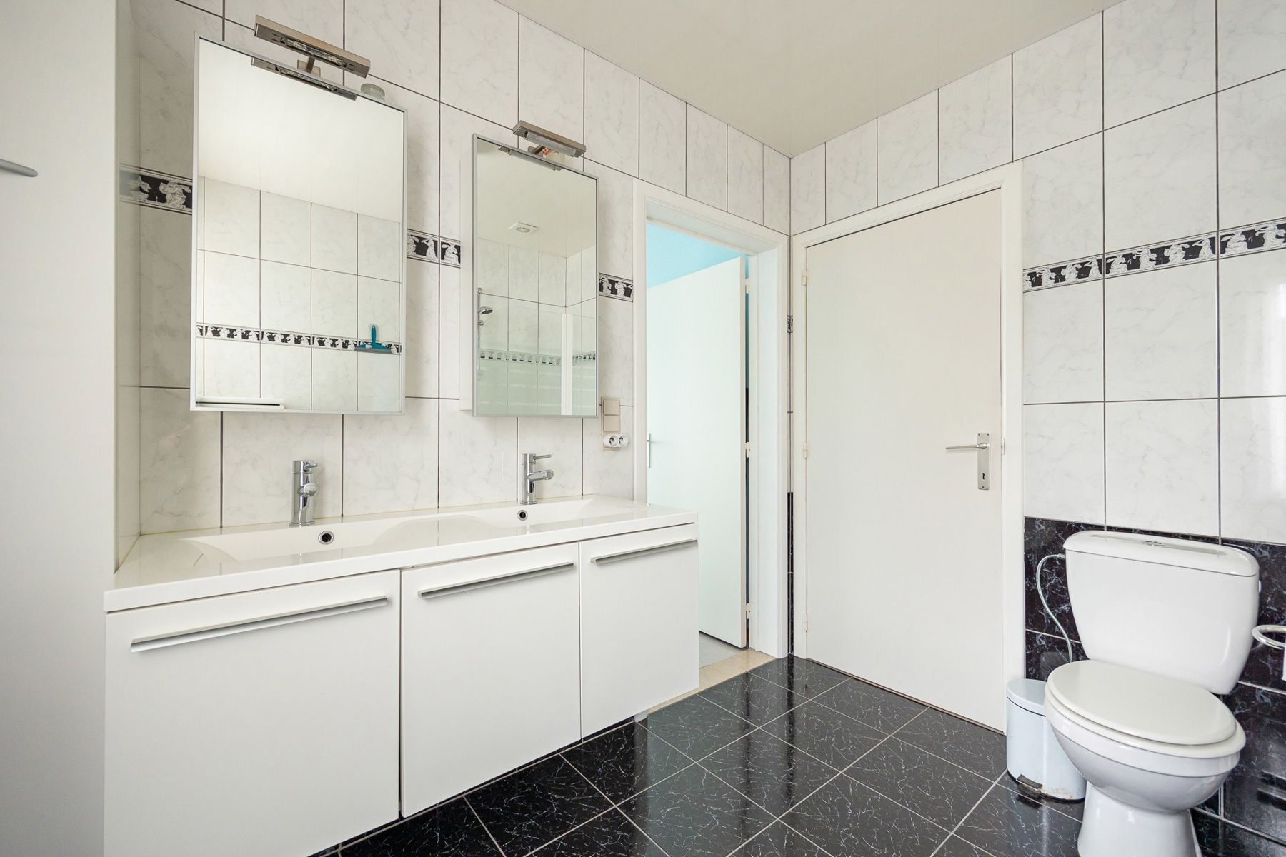 Ruime woning met 4 slks en 2 bdks op 886 m² foto 23
