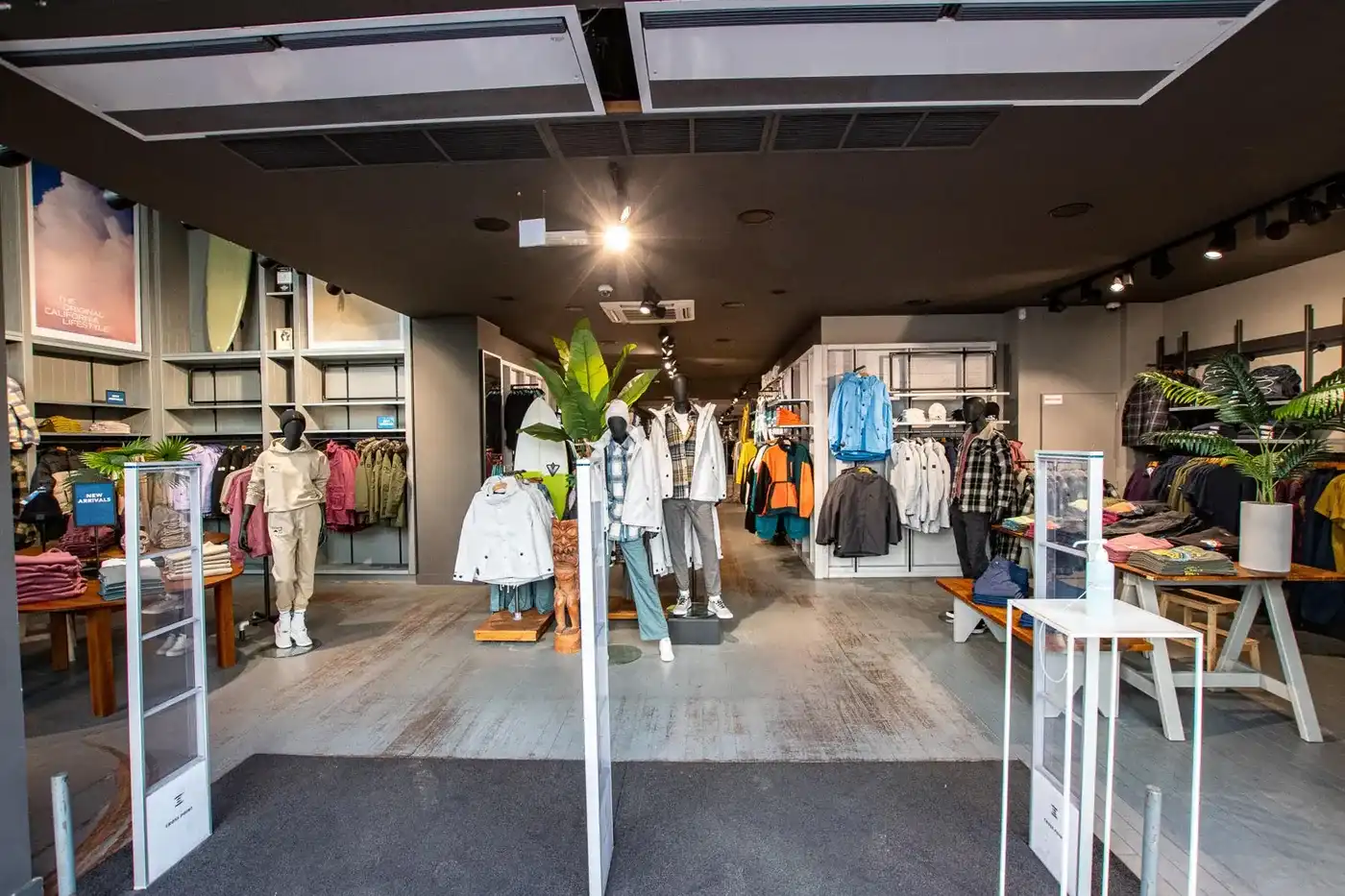 Uitzonderlijk ruim handelspand op een super commerciële ligging op de Lippenslaan foto 5