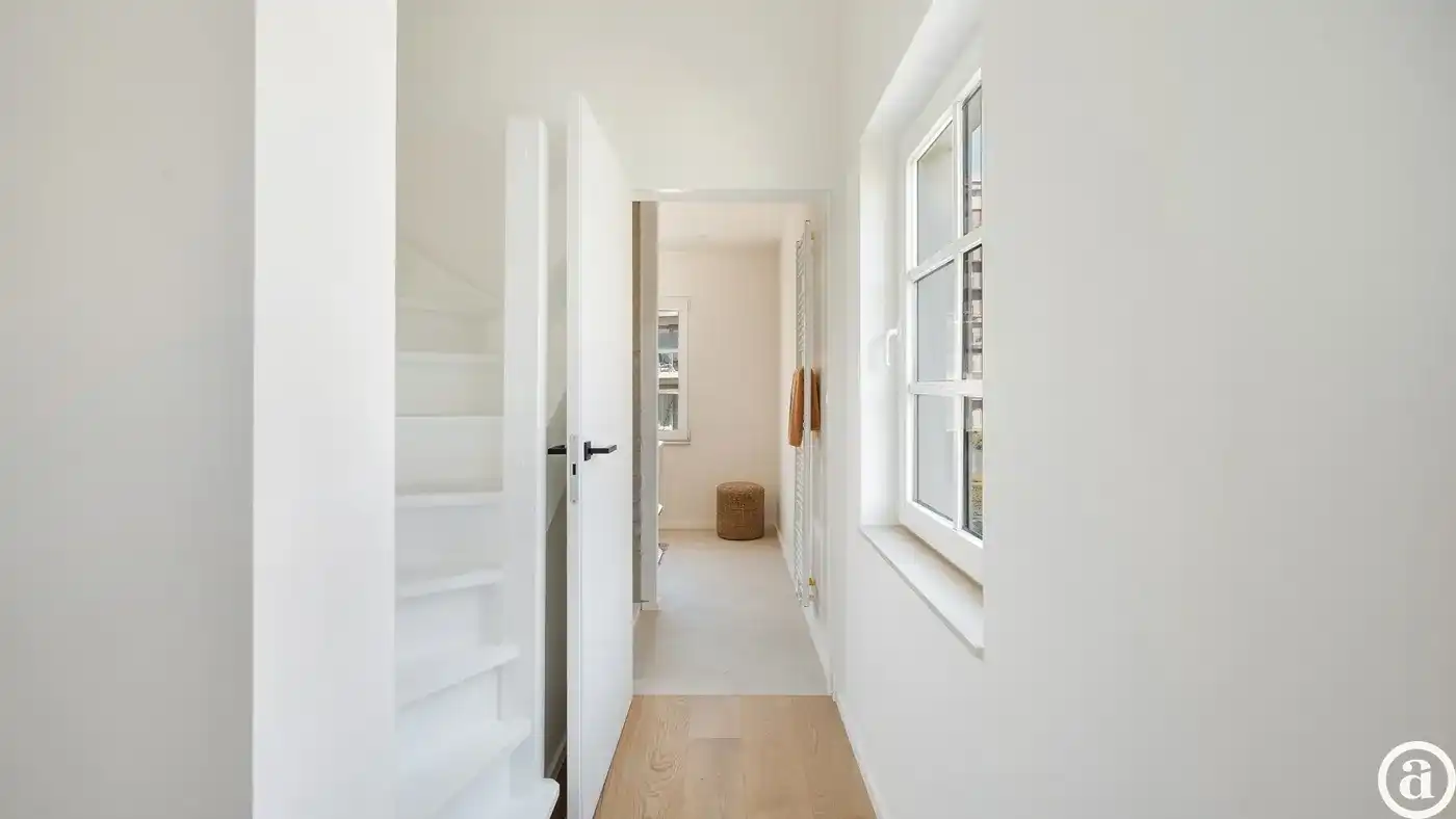 Exclusief gerenoveerde villa op een absolute toplocatie foto 35