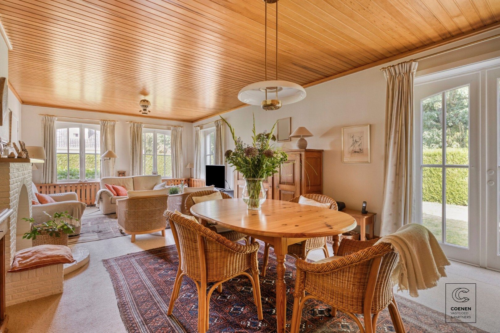 Charmante te renoveren woning van 227 m² en 4 slaapkamers op een TOPlocatie te Schilde! foto 5