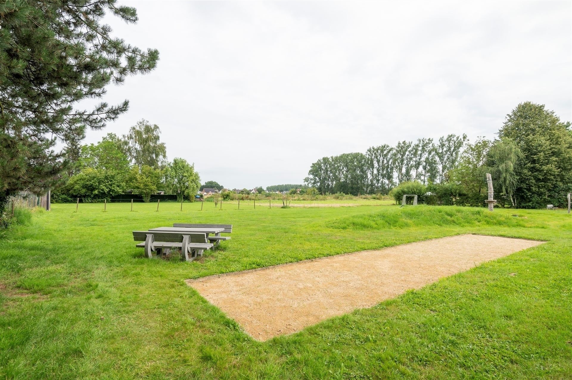 Op te frissen open bebouwing met 4 (of 5) slaapkamers en mooie tuin in Winksele foto 19