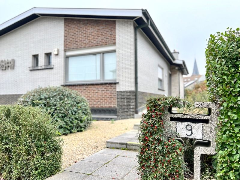 Alleenstaande villa met 3 slaapkamers en dubbele garage foto 38