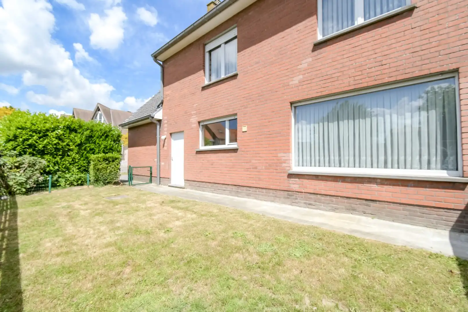 Alleenstaande woning in het centrum van Torhout! foto 13