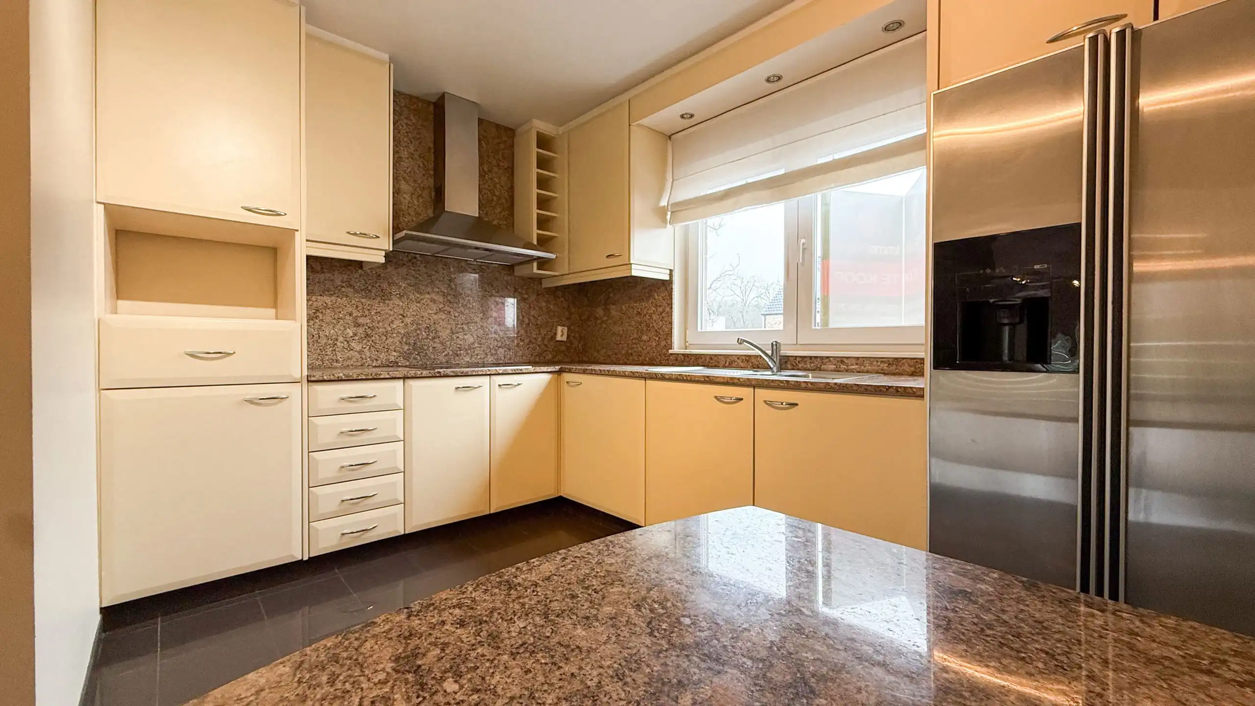 Gezellig duplex appartement met terras en garagebox in HZ! foto 10