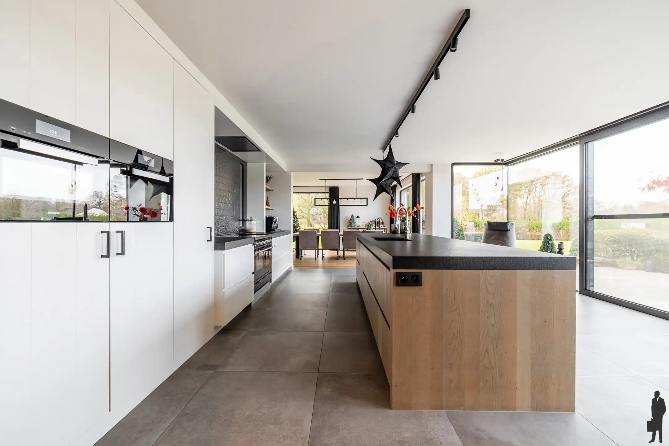 Instapklare villa temidden van uitgestrekte weilanden en landerijen!  foto 25