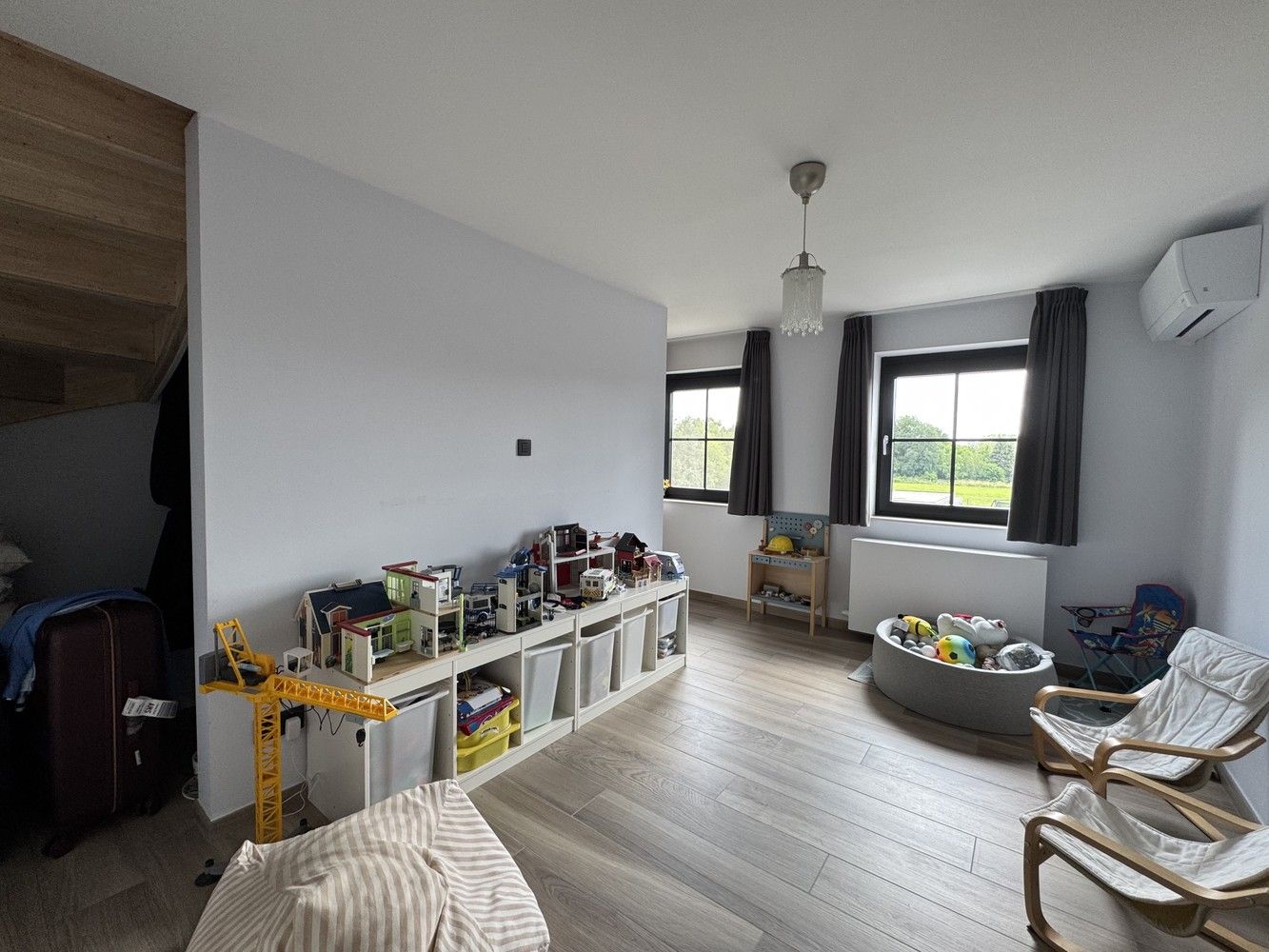 Prachtige energieneutrale woning met 4 slpks en aangelegde tuin foto 12