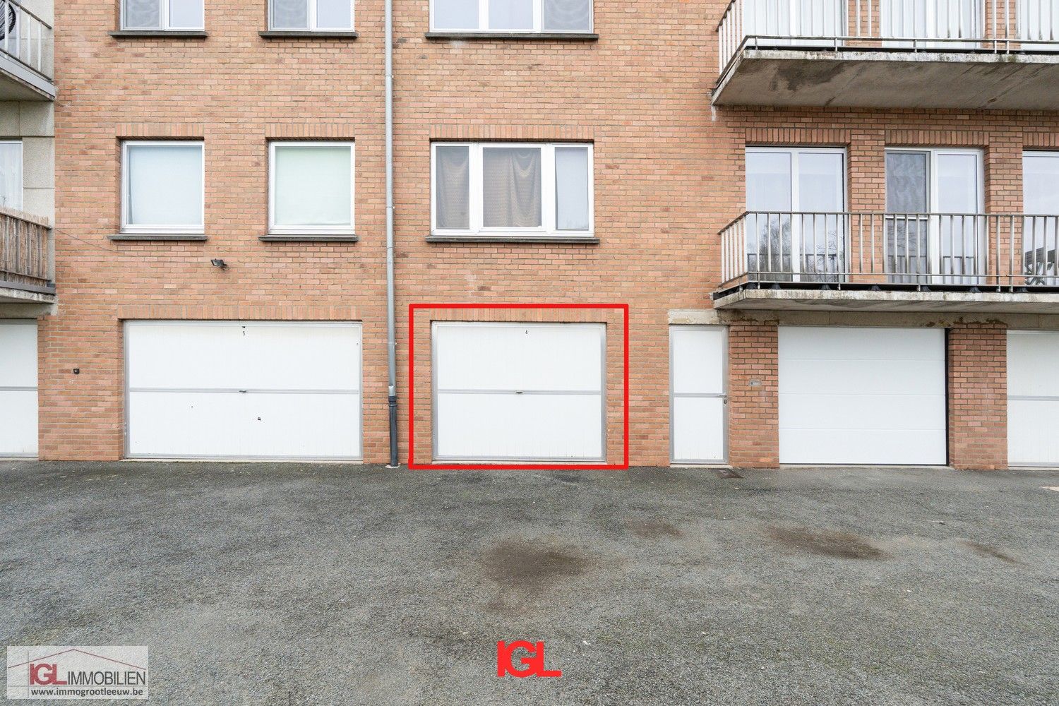 Ruim en licht appartement met 3 slaapkamers, groot terras en garage nabij centrum Sint-Pieters-Leeuw foto 19