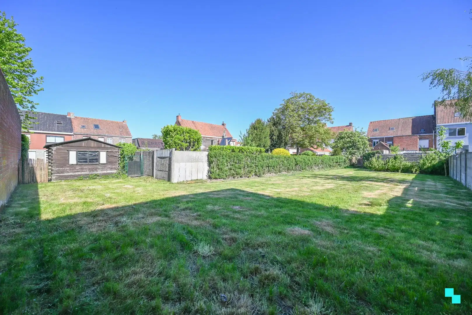 Op te frissen eengezinswoning met uitweg achteraan foto 18