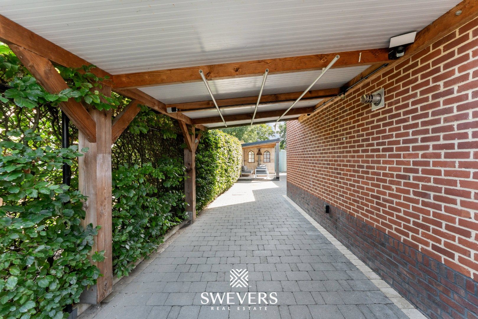Volledig gerenoveerde en instapklare woning op toplocatie in Helchteren foto 28