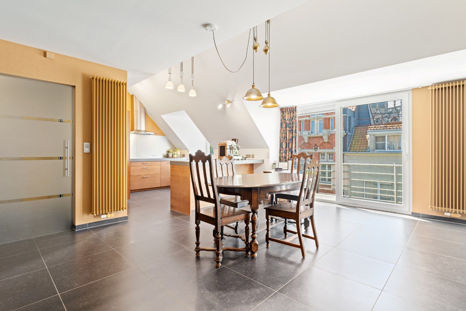 LUXUEUS DUPLEXAPPARTEMENT MET 3 SLAAPKAMERS IN CENTRUM OOSTENDE foto 6