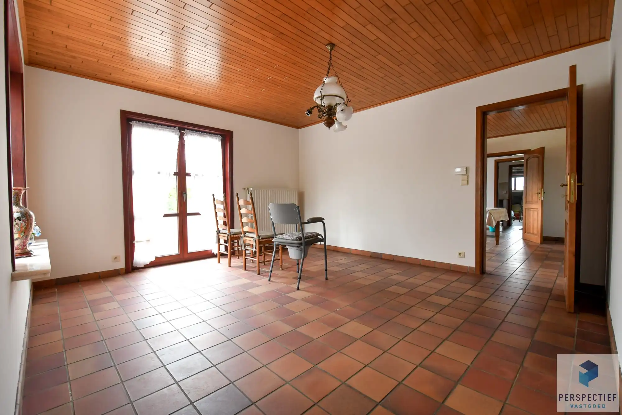 Ruime charmante villa met 4 GROTE slaapkamers, garage,&nbsp;&nbsp;tuin en bijhuis in rustige en landelijk omgeving. foto 5