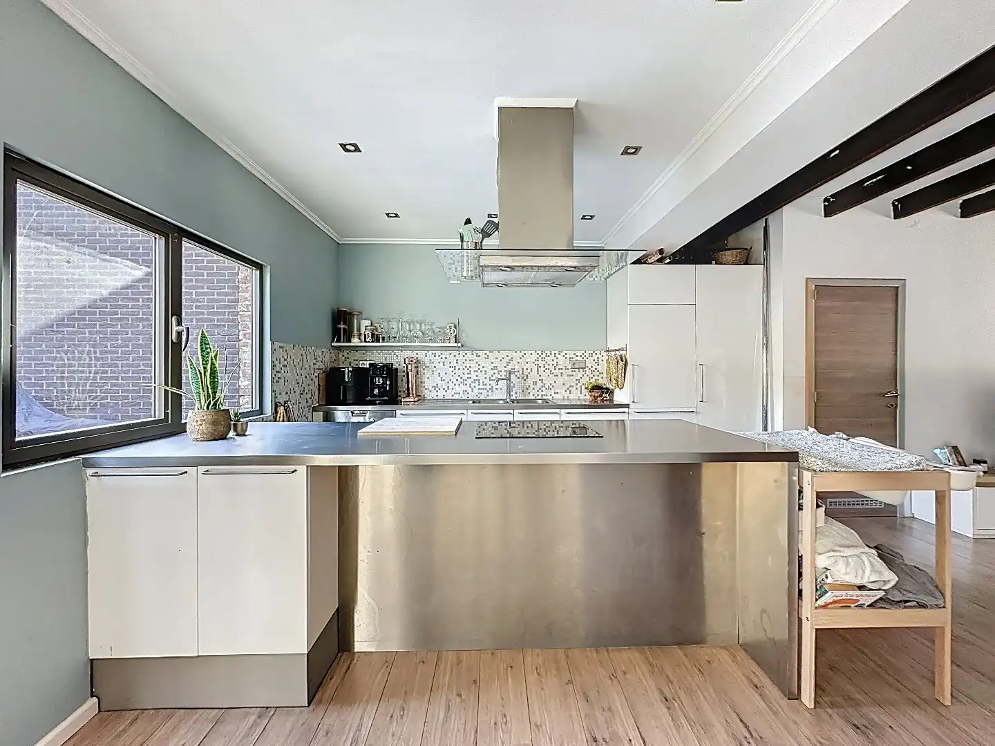 Instapklaar huisje met zonnig terras in Herent foto 7