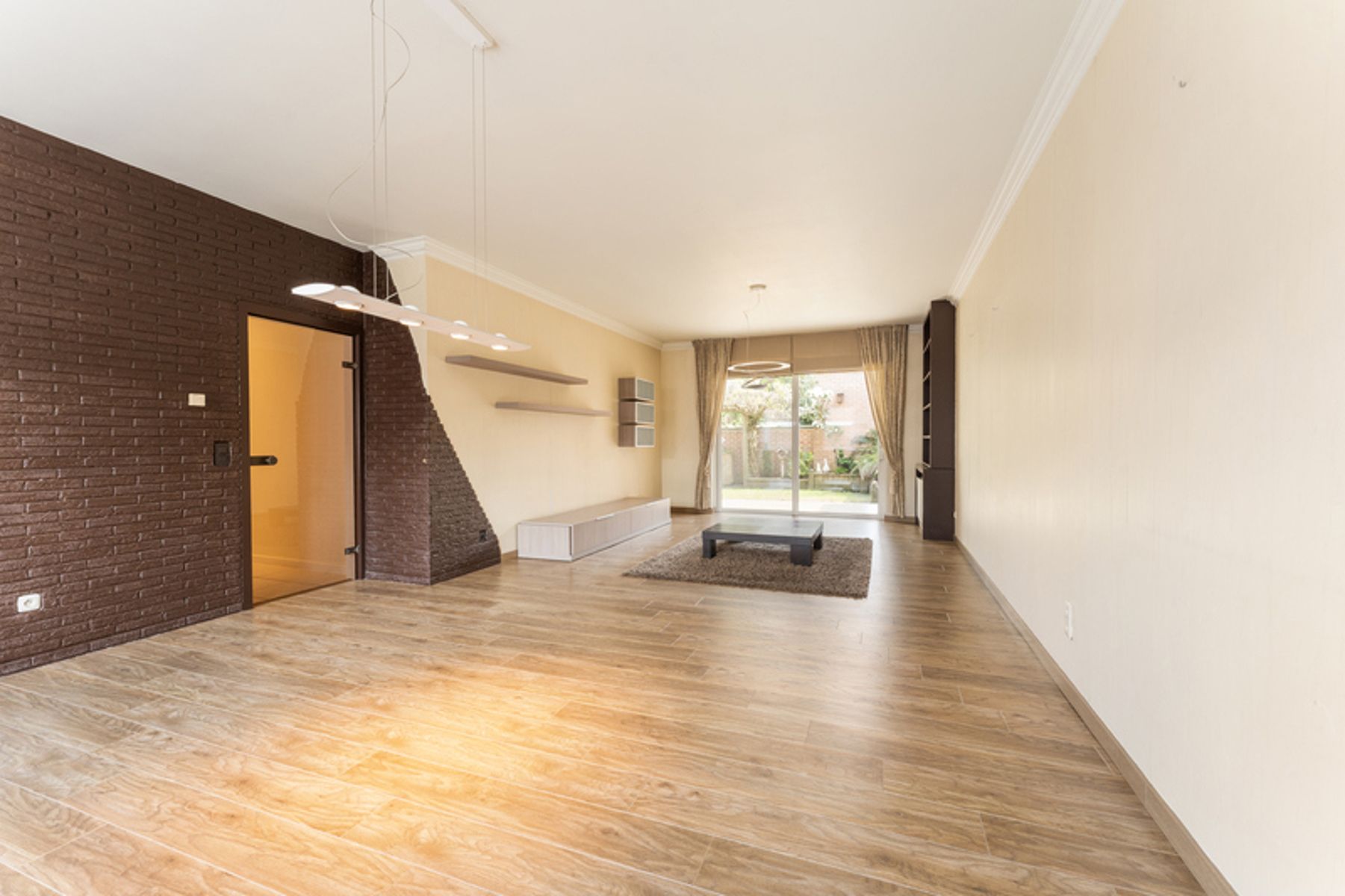 Gelijkvloers appartement met eigen tuin in het centrum van Tielt.  foto 8