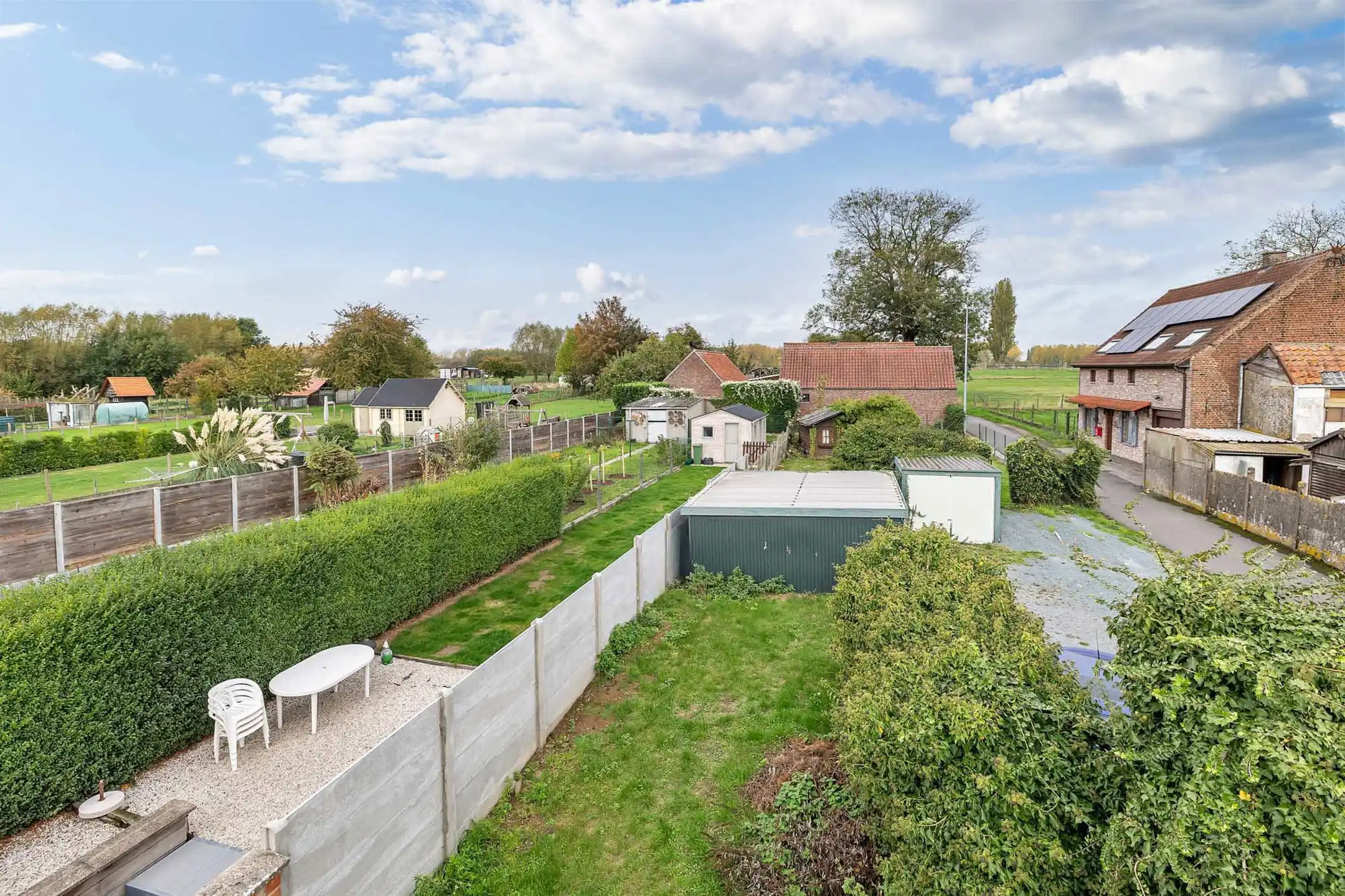 Te renoveren woning met tuin foto 15