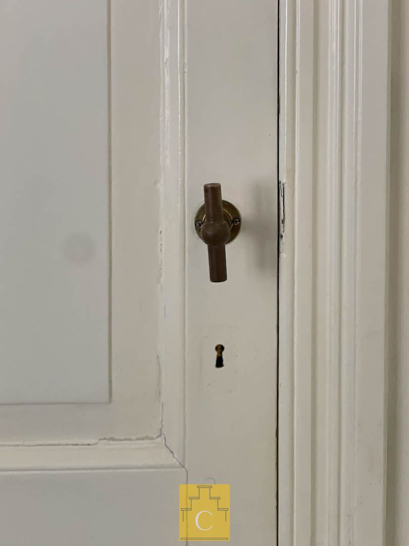 Karakterpand uit de late jaren ‘20 met zongerichte tuinpatio’s en authentiek achterhuis, onbetaalbaar uitzicht op een historische kloostertuin foto 13