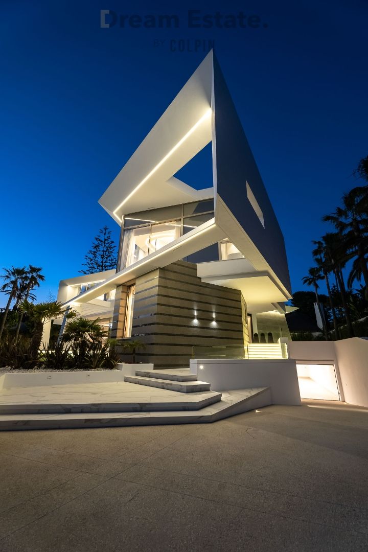 Hypermoderne frontline villa in Los Monteros foto 14